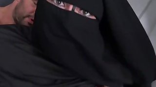 Sex With Muslim Niqab Mom