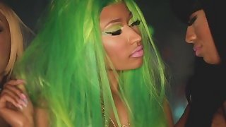 Nicki Minaj - Beez In The Trap (XXX)